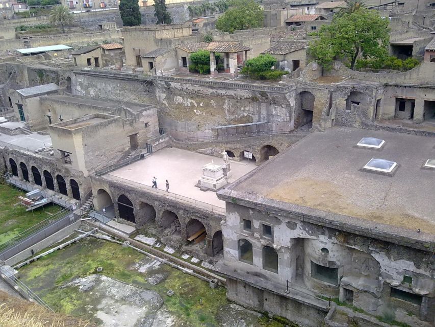 2-Hour Private Tour of the Ruins of Herculaneum - Herculaneum in ash: why this site feels different from Pompeii