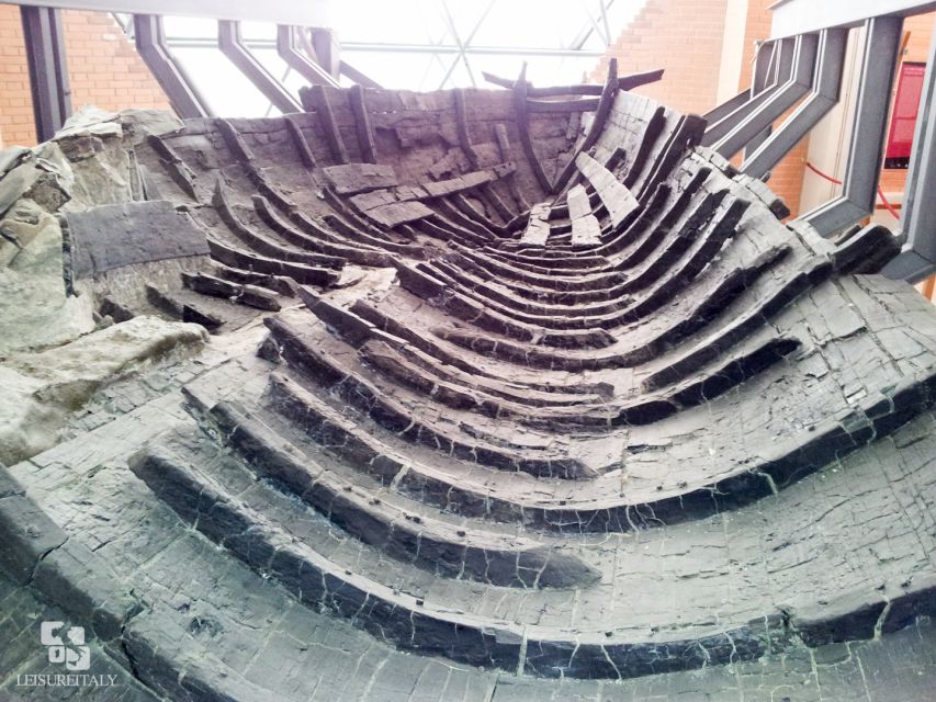 2-Hour Private Tour of the Ruins of Herculaneum - House of Neptune and Amphitrite: mosaics and the food-and-wine reality