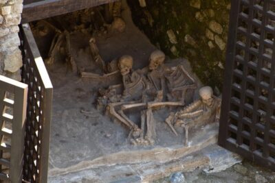 4/hours Half Day Trip Excursion to Herculaneum - Guide included - What’s Included (and What You’ll Need to Bring)