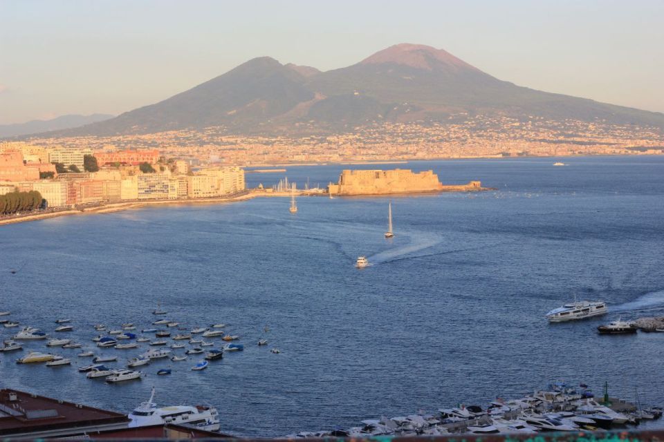 A taste of Napoli: Food Walking Tour with Local Tour Guide - Starting at Galleria Umberto I: find your guide fast