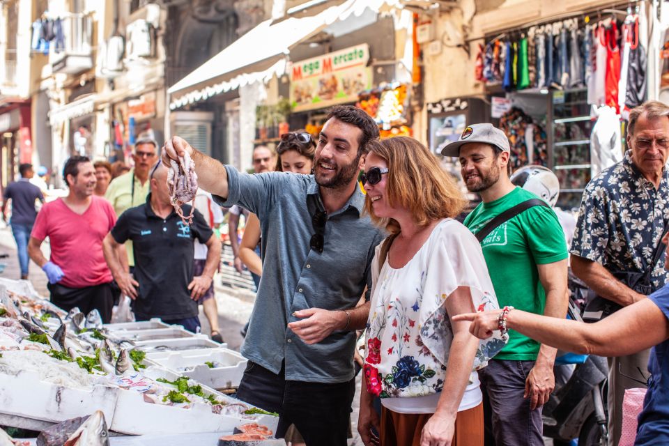 A taste of Napoli: Food Walking Tour with Local Tour Guide - Rain or shine: what changes when the weather turns