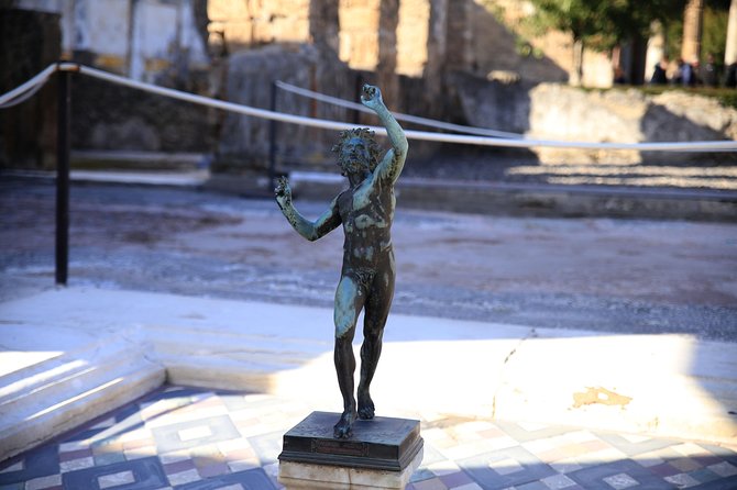 Amalfi Coast & Pompeii in a Day Private Trip w Pickup from Naples Port Terminal - Via dell’Abbondanza and the Forum: the Roman street logic