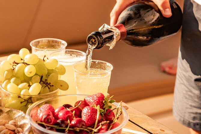 Aperitif on a boat at sunset in the Gulf of Naples - The swim stop by Cineto bay (Villa Lauro area): where the ride becomes memorable