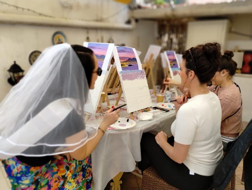 Art Workshop in Naples city centre with Aperitif - Languages: Italian and English Support at the Easel