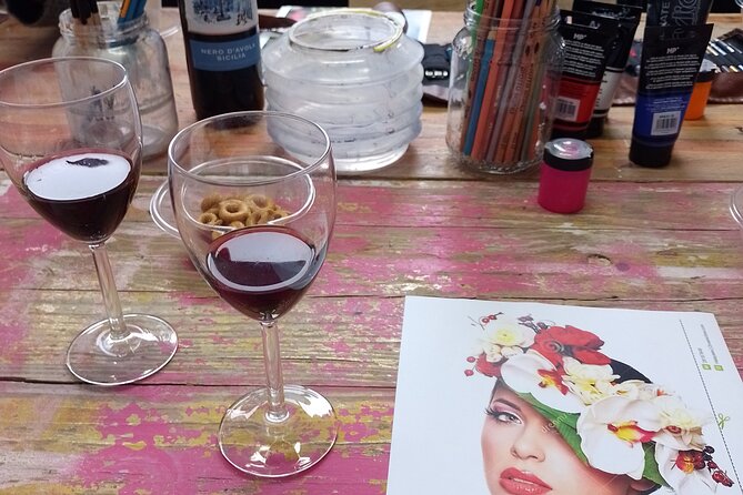 Art worshop with aperitif in Naples - Your painting setup: reference images and canvas time