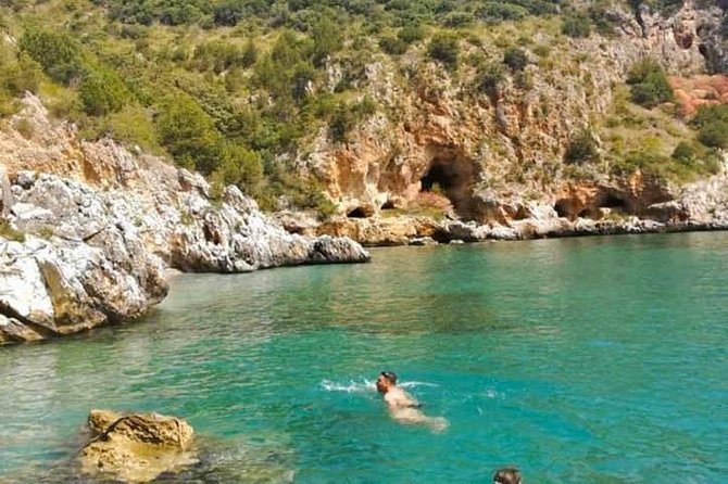 Baia Degli Infreschi - From Porto Turistico to the water: how this tour runs