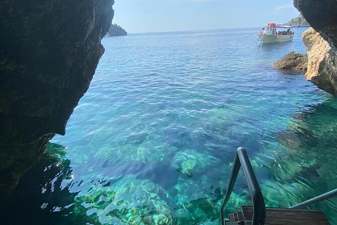 Baia Degli Infreschi - Baia Degli Infreschi: the final stop and the 30–40 minute swim break