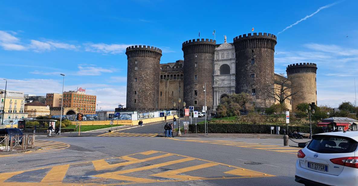 Bourbon Naples: Exclusive guide and Royal Palace pass - Meeting at Neptune Fountain: the rhythm of a 2.5-hour day