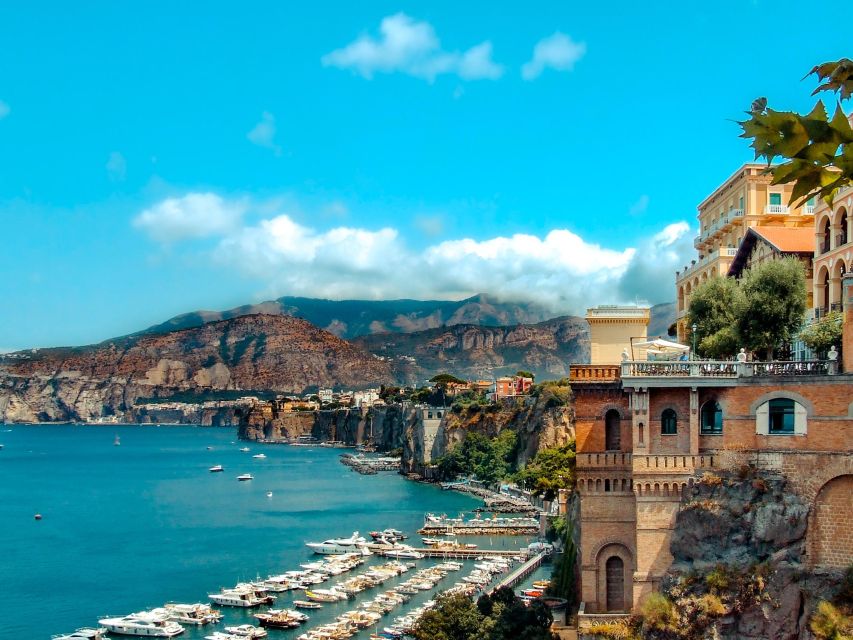 Capri Boat Tour Experience - Casa Malaparte and Grotta Bianca/Rossa: big-name stops without the big-name fuss