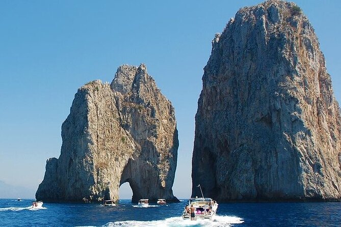 Capri Island in Private Luxury 40 feet Speedboat from Naples - Why a private 40-foot speedboat is the fast lane to Capri