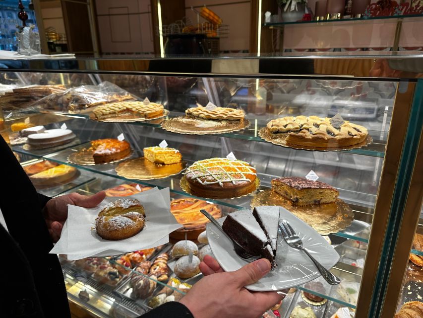 Chocolate and Pastry tasting tour in Napoli Old Town - Piazza Cavour start, small group energy