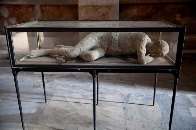 Complete Pompeii Skip the Line Tour with Archaeologist Guide - Getting started at Via Villa dei Misteri (and avoiding the usual confusion)