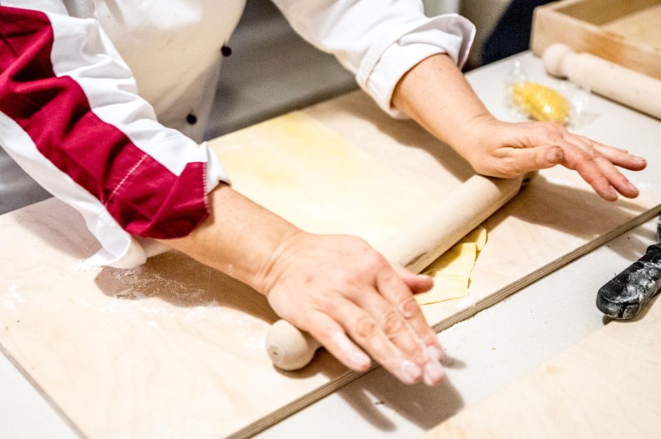 Cooking Lesson: Neapolitan pasta homemade - Cooking Neapolitan pasta the traditional way, right in Naples