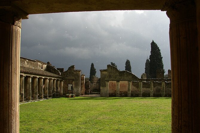 Day Trip to Capri, Sorrento and Pompeii from Rome - Sorrento’s one-hour reset before Pompeii hits hard