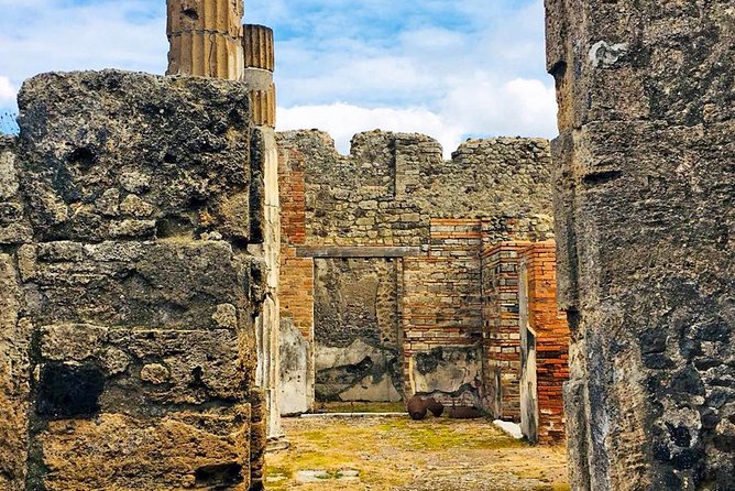 Day trip to Pompeii from Naples - On the Bus: Air-Conditioned Comfort Plus 5-Language Audio