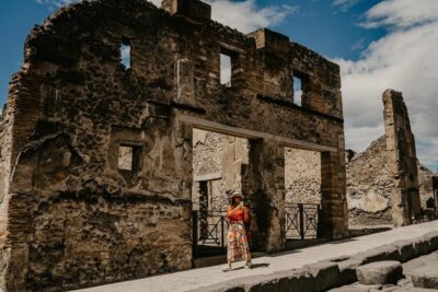 Discover Pompeii: Spanish Walking Tour of the Buried City - Finding inStazione at 10:30 (and getting in without hassle)