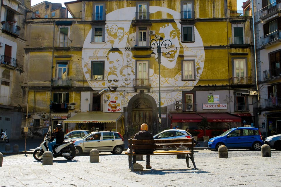 Discover the Rione Sanità with Insolitaguida - The snowflake pastry + best coffee: the edible break that actually counts