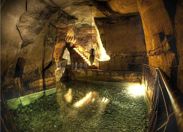 Esoteric Naples: Hidden Spots & Real Mysteries - Getting Your Bearings at Piazza del Gesù Nuovo