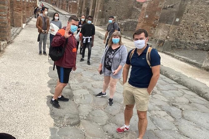 Exclusive Half-Day Tour in Pompeii with skip the line tickets - Thermopolium Regio VI: The Ancient “Fast Food” Counter