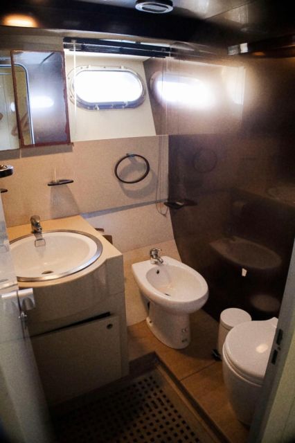 Experience Luxury at sea: Rent your yacht - Price and Value: What You Get for a Private Yacht Day