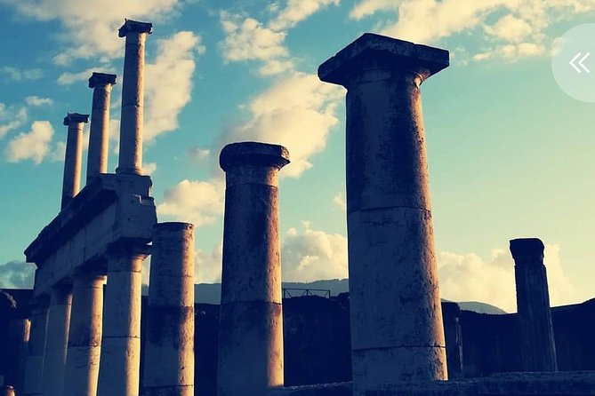 Explore and Experience Pompeii - Pompeii feels different with a guide in your corner
