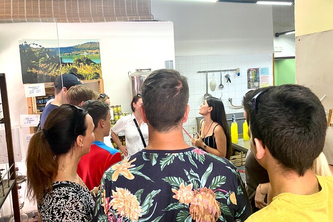 Flavors of Naples Decumani Street Food and Sightseeing Tour - Who this tour is best for