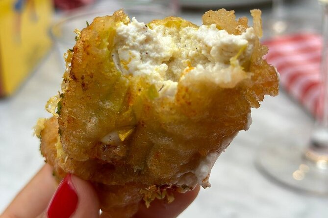 food Tour in the Spanish Quarter of Naples - Why the Spanish Quarter works best at 5:30 pm