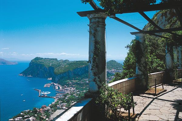 From Naples: Capri and Anacapri - Guided tour - Naples to Capri: a smooth start that keeps your time for the island