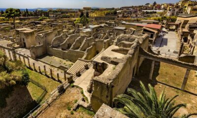 From Naples: Herculaneum, Vesuvius, and Pompeii Trip - Naples pickup at Via Galileo Ferraris 40 (and what to look for)