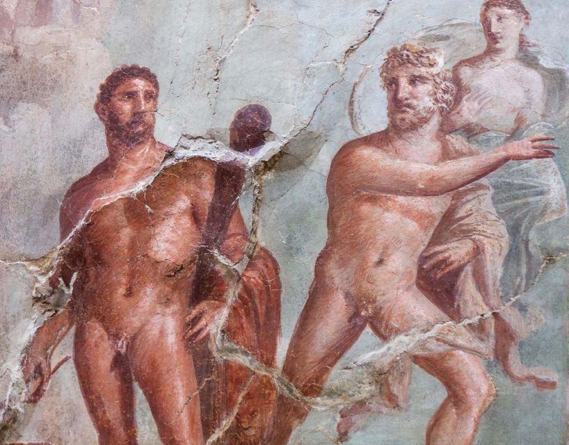 From Naples: Herculaneum, Vesuvius, and Pompeii Trip - Herculaneum in 2 hours: smaller, preserved, and easier to breathe