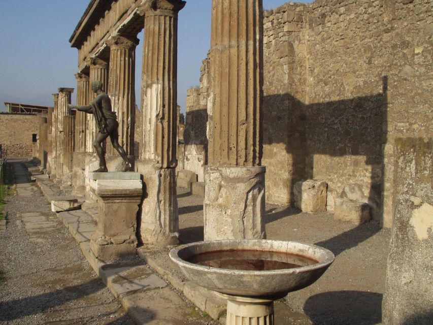 From Naples or Herculaneum: Half-Day Tour in Herculaneum - The Coach Ride: Why Onboard Commentary Helps You Spot the Good Stuff