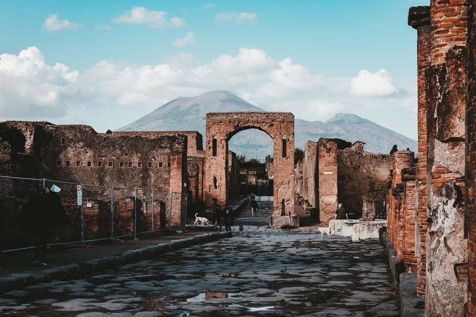 From Naples: Pompeii & Amalfi Coast Tour with Ticket Option - Practical Tips: Shoes, Heat, and Walking Pace