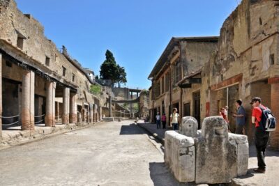 From Naples: Pompeii and Herculaneum Tour with Lunch - From Naples pickup to the bus ride: the day’s rhythm