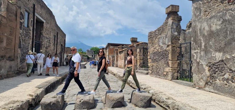 From Naples: Pompeii Private Tour with Transfer and Guide - Stabian Baths and the social side of Pompeii