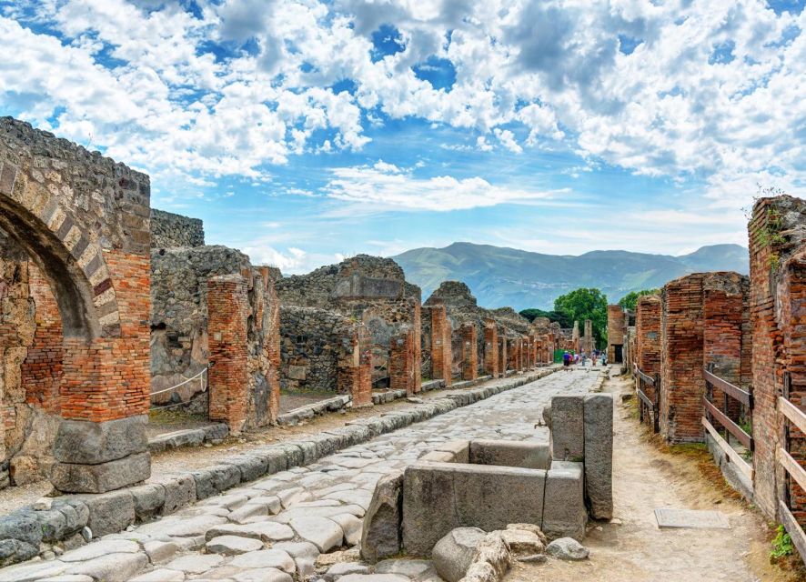 From Naples: Pompeii Ruins VIP Guided Tour - Two hours on foot: street level Pompeii and what to watch for