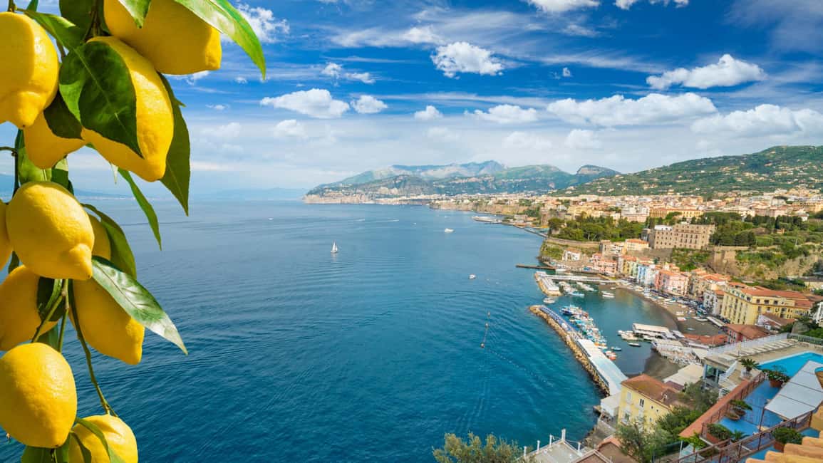 From Naples-Tour with small groups to the Amalfi Coast - Naples pickup that doesn’t waste your morning