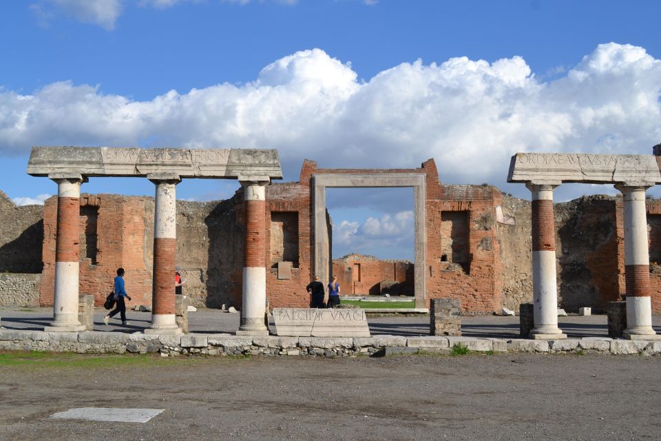 From Naples: Transfer to Positano with Pompeii Guided Tour - Language Options and What They Mean for Your Day