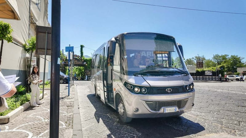 From Pompeii: Mount Vesuvius with bus, ticket and audioguide - Finding the meeting point at Hotel Vittoria (and getting your tickets)