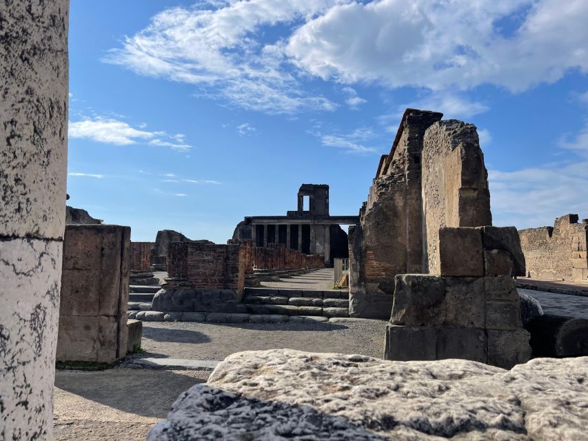 From Positano: Pompeii & Vesuvius tour small group - Positano pickup and air-conditioned comfort with Enjoy Pompeii srl