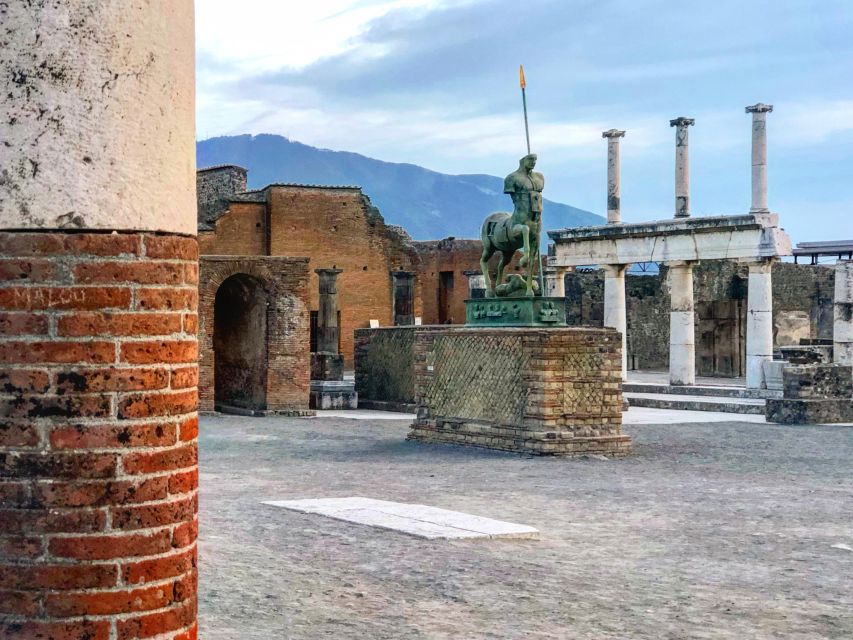 From Sorrento: Pompeii Guided Tour small group - The 2-hour archaeologist-led tour: how you’ll actually learn