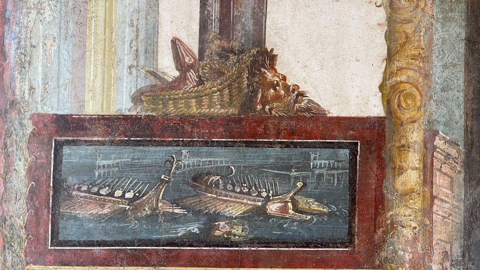 From Sorrento: Pompeii Guided Tour small group - Small-group pacing: why it feels easier than a big tour