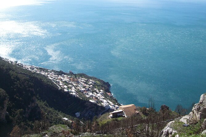 Full-Day Boat Tour in Sorrento and Amalfi Coast from Naples - Onboard Comfort: Appetizers, Drinks, and the Crew’s Role