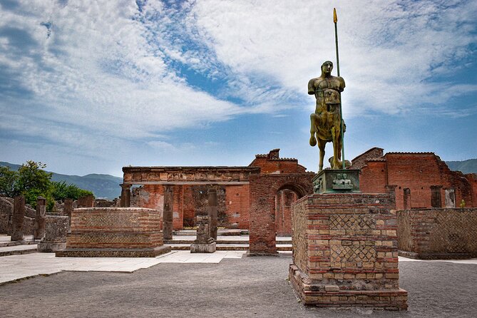 Full-Day Tour to Pompeii and Vesuvius with lunch from Naples - Mount Vesuvius: the views are great, the walk is serious