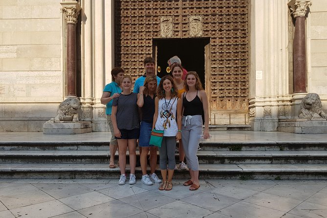 Guide tour in Naples downtown with an art expert - Price and value: $324.40 per group, up to 12 people