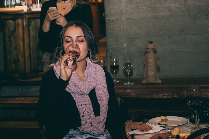 Guided, FUN Wine Tasting with Trivia Games, Napoli - Trivia games, Myth or Truth, and why it actually works