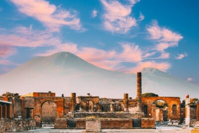 Guided Private Tour in Pompeii - Entering the archaeological park with a smarter first stop