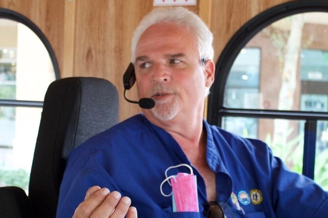 Guided Tour of Naples on a Vintage Trolley (Hop on - Hop off) - Entering Naples by Vintage Trolley: How This Tour Feels