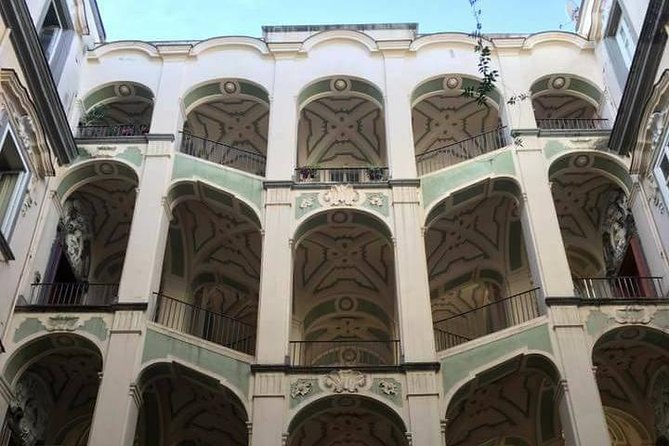 Guided tour of the Sanità District with an art expert - Sanità District: where Naples feels lived-in