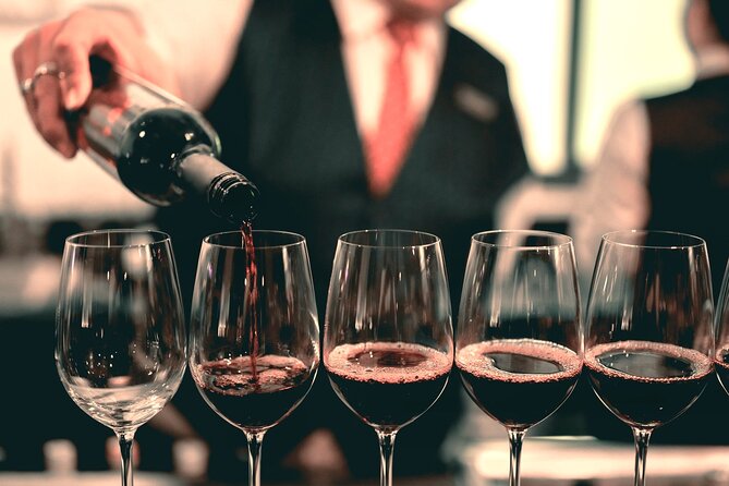 Guided Wine Tour in Old Town Napoli - Naples Old Town on Foot: what this wine walk covers