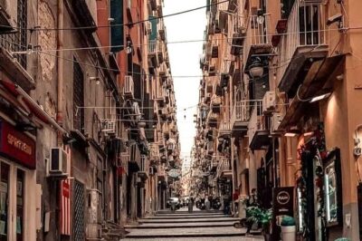 Guided Wine Tour in Old Town Napoli - Piazza Bellini and the Greek roots you can spot
